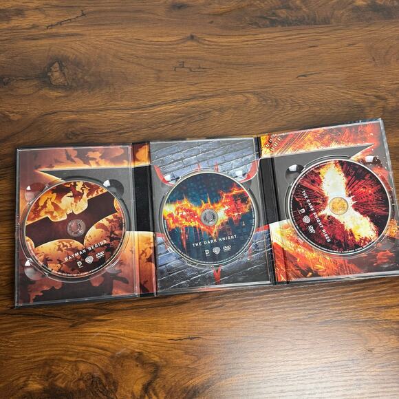The Dark Knight Trilogy DVD 2012 3 Disc Set Limited Edition Gift Set - Picture 3 of 6